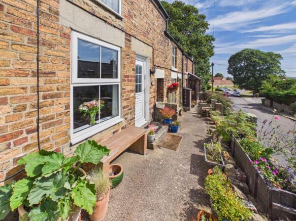 2 bed Cottage for sale Image 10