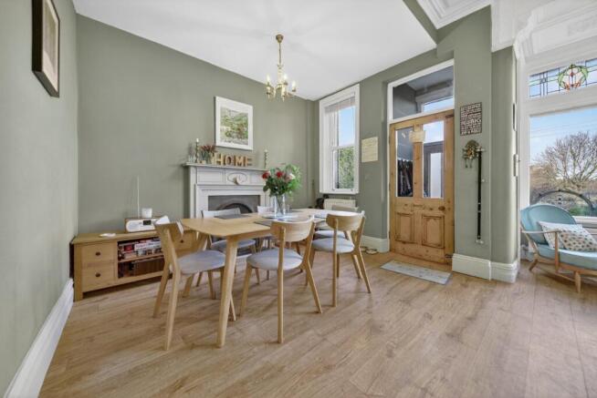5 bed Terraced for sale Image 9