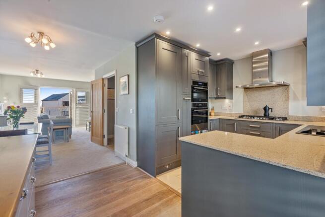 A08 - 22 Sharkham Drive Brixham - 250206