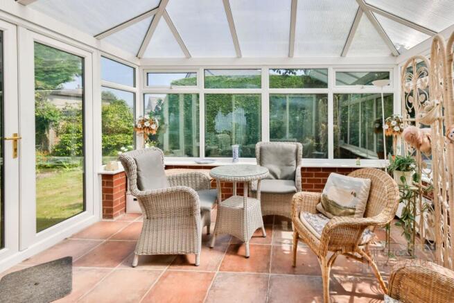 4 bed Detached for sale Image 11