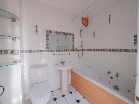 Photo 11