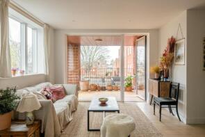 3, 101 Tanswell Court, Nunhead Lane, London SE15 3QE