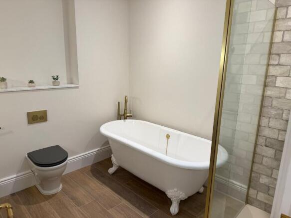 En-suite 1
