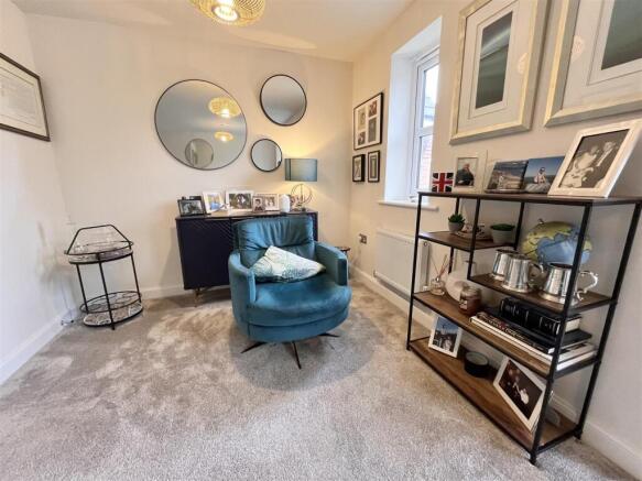 8 Poppy Road photo 4