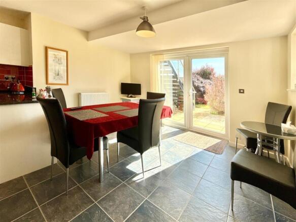 Dining Area.JPG