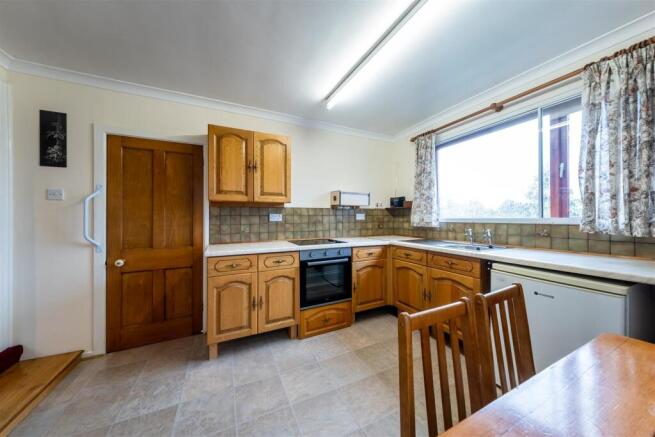 25 Frida Crescent-002.jpg