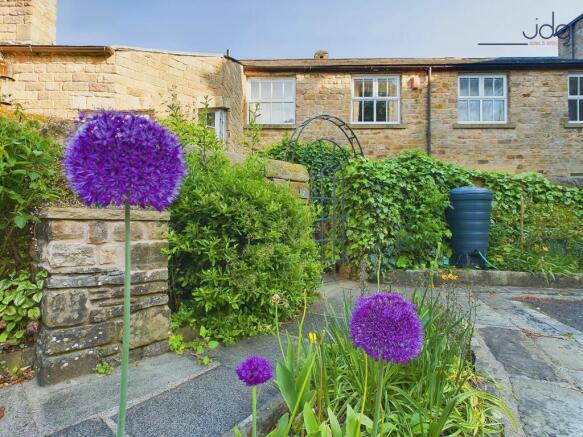 Beautiful Communal Gardens and Grounds
