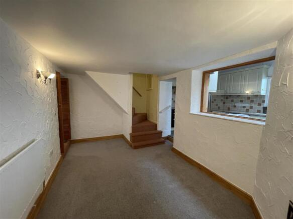 Sitting Room / Dining Room