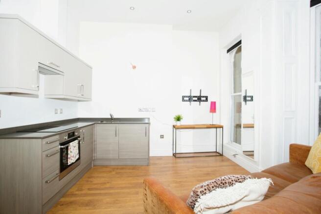1 bed Flat for sale Image 5