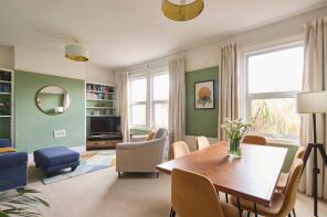 First Floor Flat B, 21, Barrington Road, Hornsey, London N8 8QT