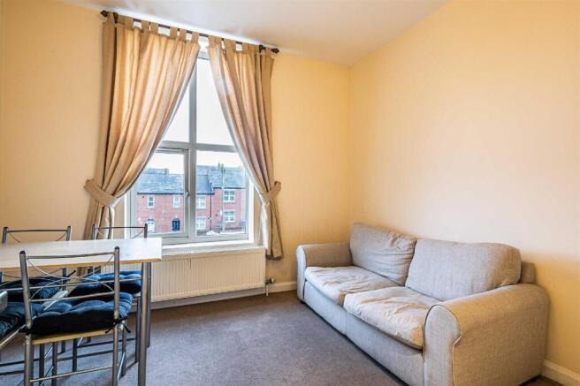 1 bed Apartment to rent Image 5