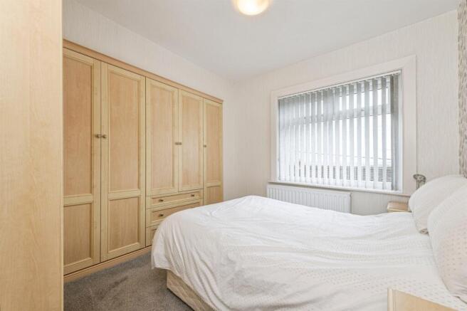 4 bed Semi-Detached for sale Image 9