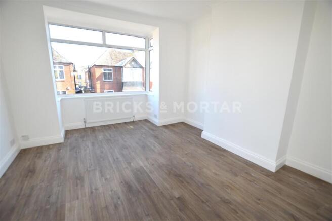 23 Lisle Street Bedroom 1.jpg