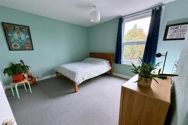 Front Bedroom.jpg