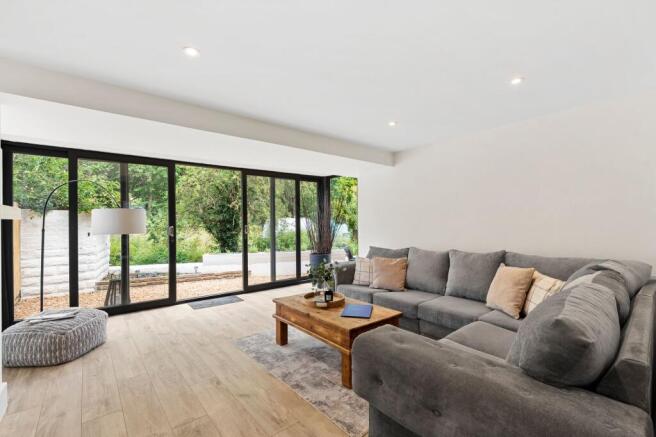 3 bed Terraced for sale Image 7