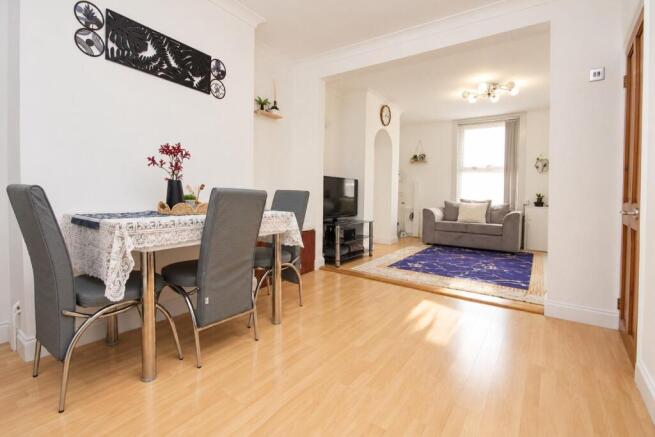 Winstanley Road, Wellingborough photo 3