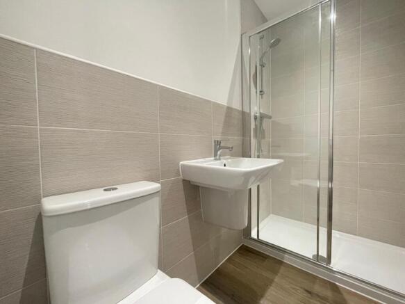 3 bed Semi-Detached to rent Image 10