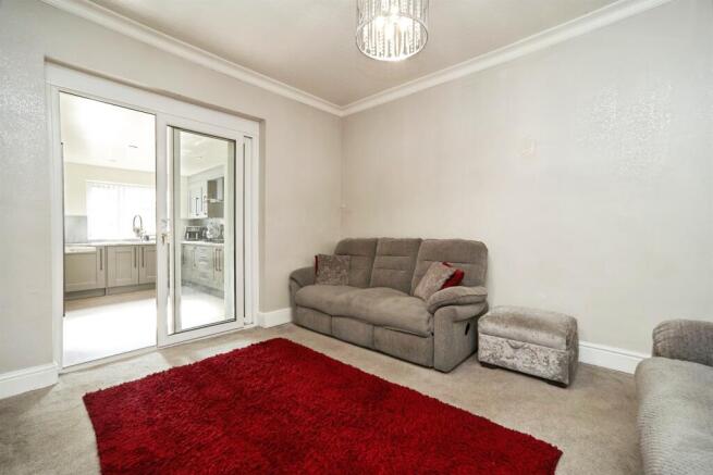 3 bed Terraced for sale Image 5