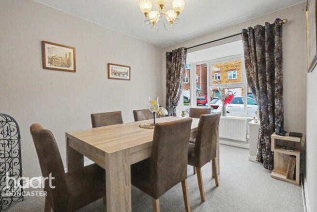 4 bed Detached for sale Image 10