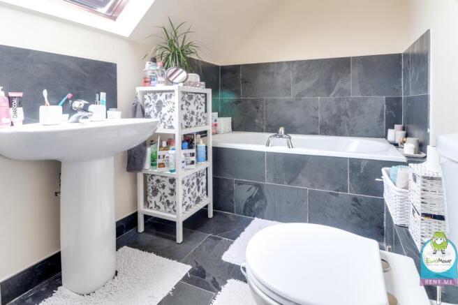 Bathroom (Bathroom with walk-in shower)