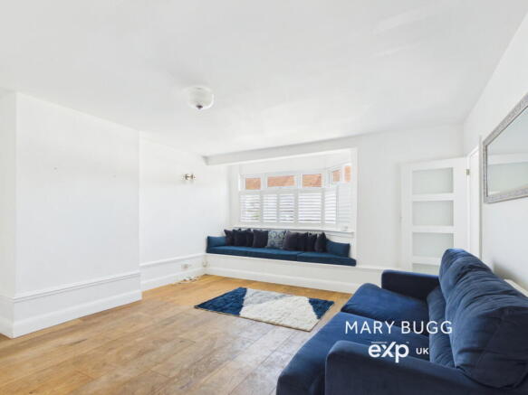 2-bed flat on Rectory Road, Grays, RM17 5SJ, £270,000