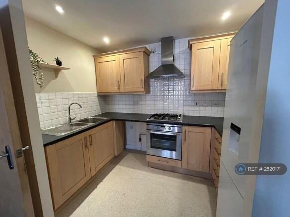 Fully Fitted Kitchen