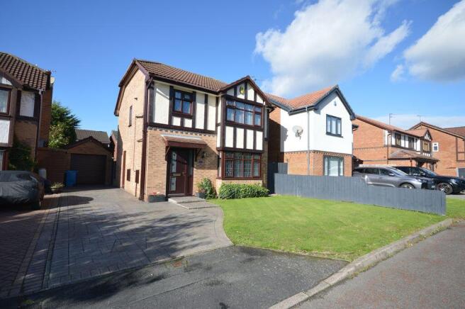 3-bed detached on Lea Cross Grove, Widnes, £340,000