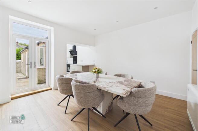 3 bed Terraced for sale Image 5