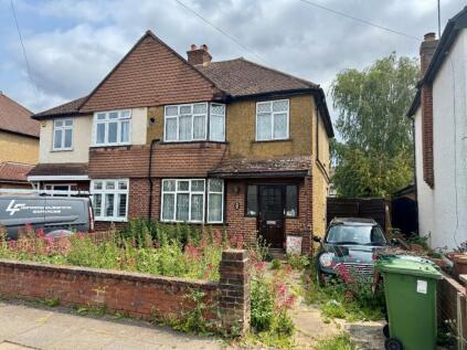 Wood Road, Shepperton, Surrey, TW17
