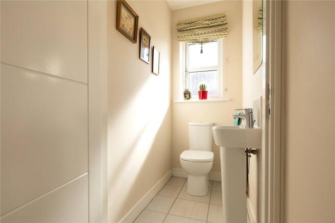 4 bed Detached for sale Image 11