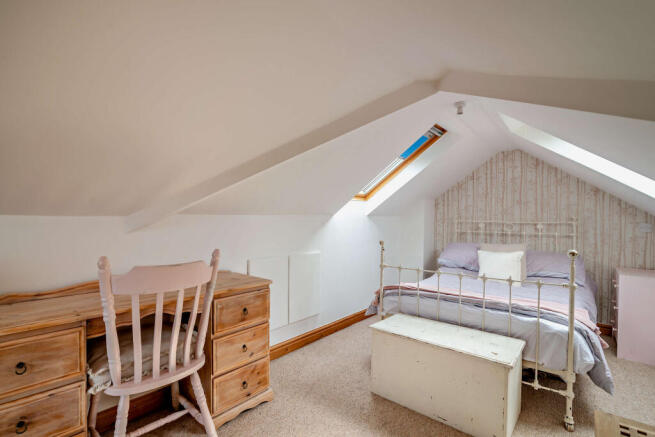 3 bed Semi-Detached for sale Image 9