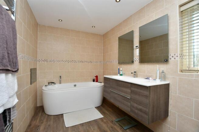 En-Suite Bathroom
