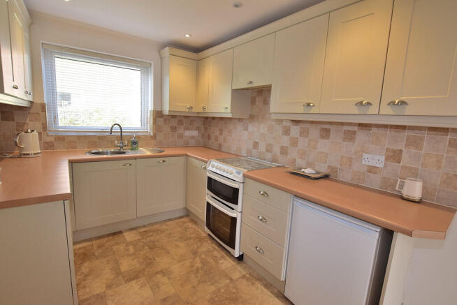 3 bed Semi-Detached for sale Image 8