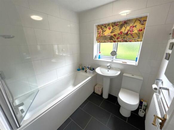 Family Bathroom.JPG