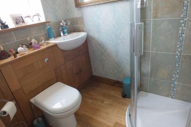 EN SUITE SHOWE...