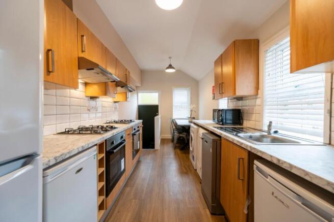 57DS - kitchen