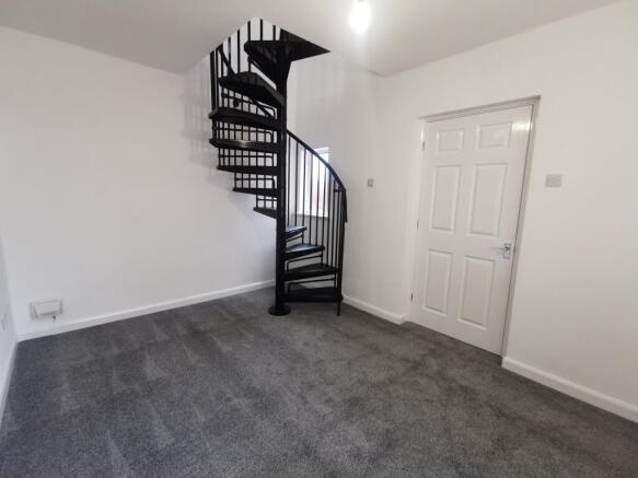 2 bed Flat to rent Image 8