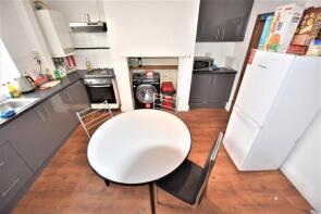 10, Chiswick Terrace, Hyde Park, Leeds LS6 1QG