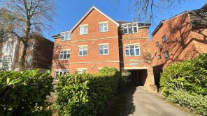 Flat 6, 49 Elands Court, Park Road, Camberley GU15 2SP