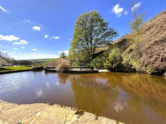 3 bed Apartment for sale Image 8