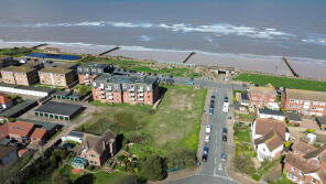 4 Burlington Gardens, The Esplanade, Sheringham NR26 8LG