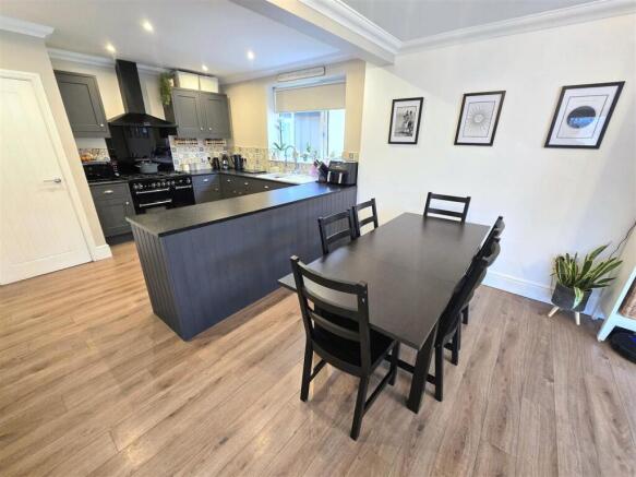 Lounge/Diner/Kitchen