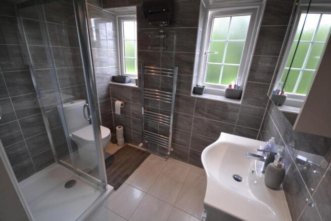 EN SUITE