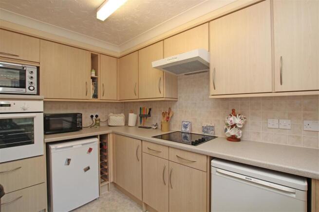 42BC - Kitchen 2.jpg