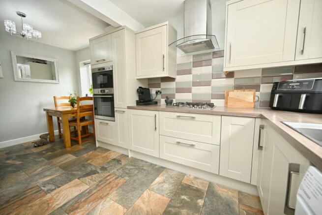 2 bed Semi-Detached Bungalow for sale Image 4