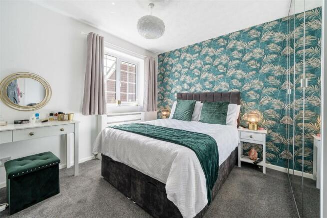 Pykes Bed 1.jpg