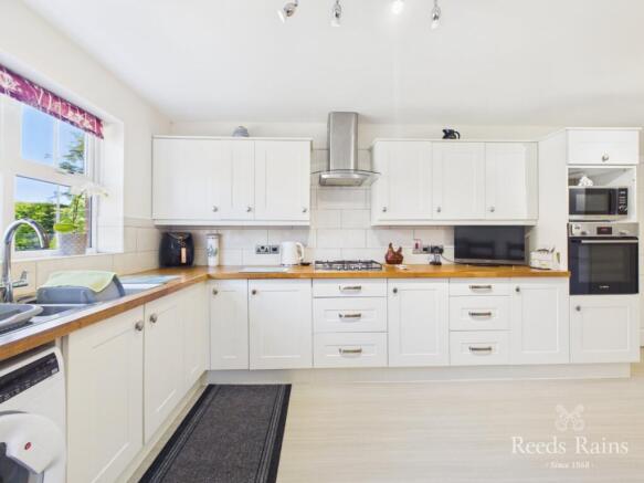 3 bed Bungalow for sale Image 12