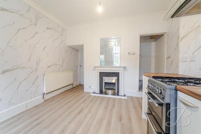 3 bed End of Terrace to rent Image 5