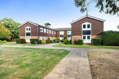 Larchmoor Park, Gerrards Cross Road, Stoke Poges