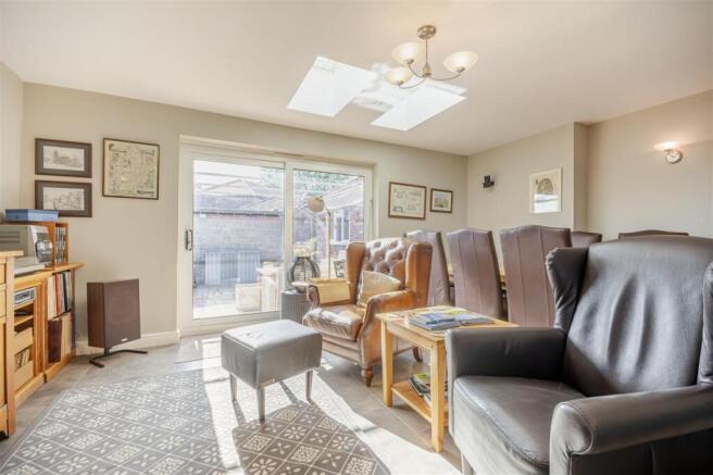 Living Room/Dining